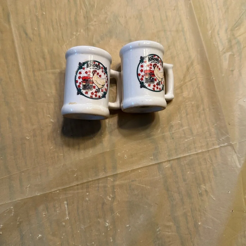 White Salt Pepper Set